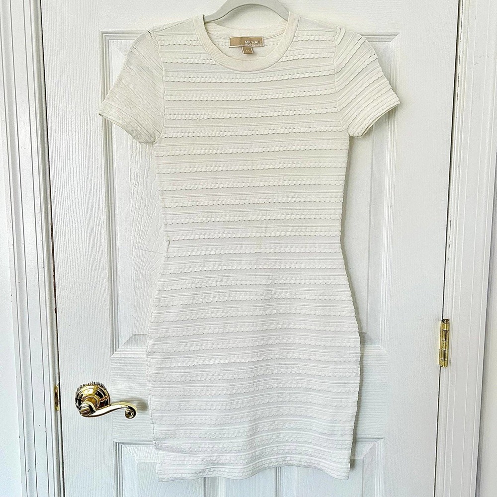XS White Short Sleeve Body Con Dress